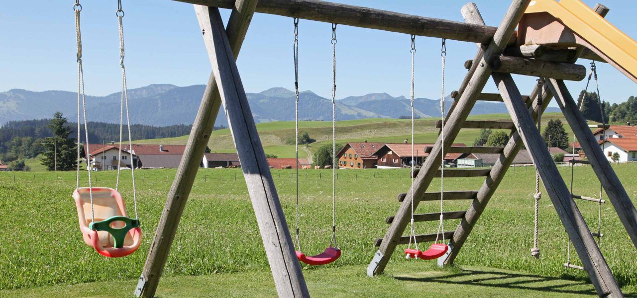 Kinderspielplatz auf unserem Hof